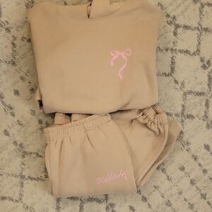 Edikted. Tan Sweatshirt and Shorts Set with Pink Logo. XL Hoodie, LARGE bottoms.